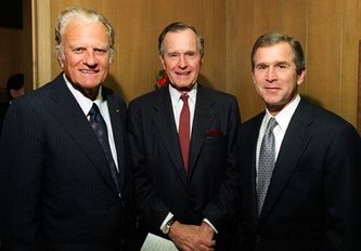 Le pasteur évangélique Billy Graham, le mentor des présidents Bush, père et fils